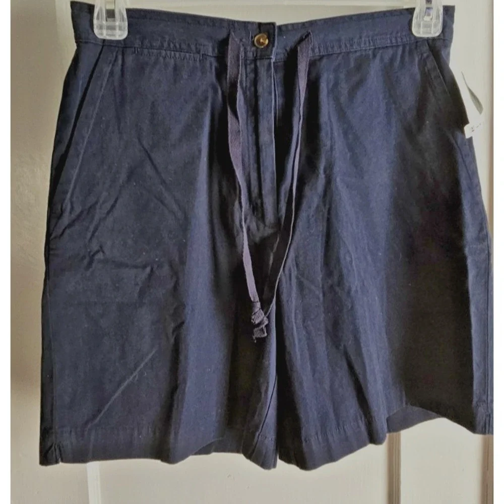 NWT LL‎ BEANS 100% cotton shorts with drawstring woman Sz 10 navy blue